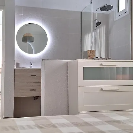 Newly Refurbished In Prime Location Плая-де-лас-Америкас
