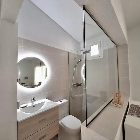 Апартаменты Newly Refurbished In Prime Location Плая-де-лас-Америкас