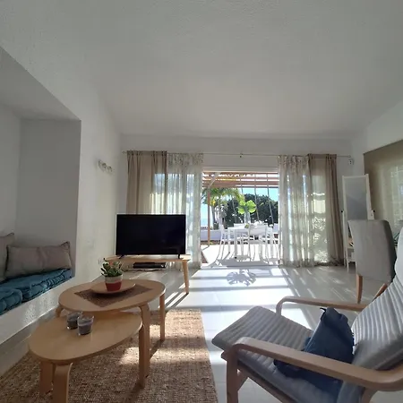 Newly Refurbished In Prime Location Apartment