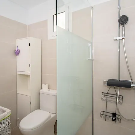 Newly Refurbished In Prime Location Apartment