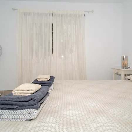 Newly Refurbished In Prime Location * Playa de las Americas (Tenerife)